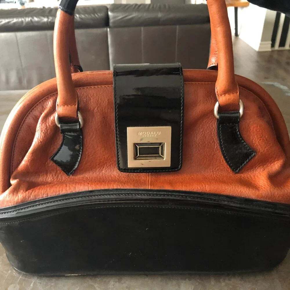 Modalu Leather Hanbag - Picture 1 of 6